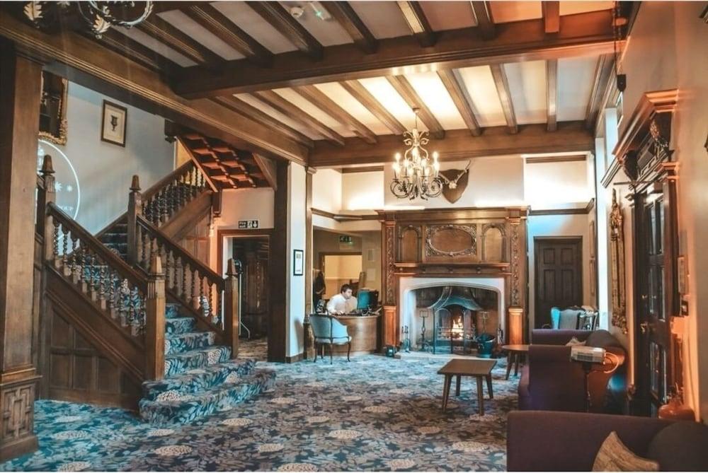 Inglewood Manor Hotell Ledsham  Eksteriør bilde