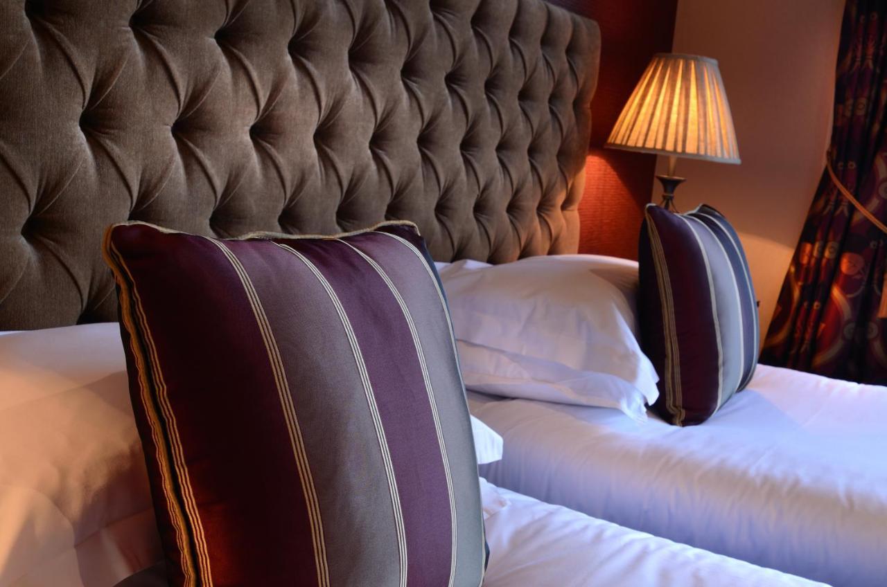 Inglewood Manor Hotell Ledsham  Eksteriør bilde