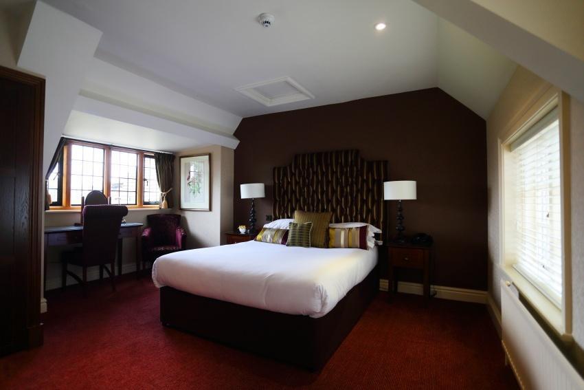 Inglewood Manor Hotell Ledsham  Eksteriør bilde