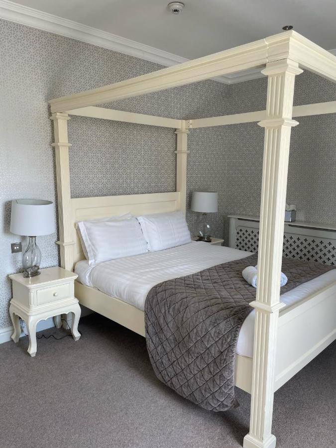 Inglewood Manor Hotell Ledsham  Eksteriør bilde
